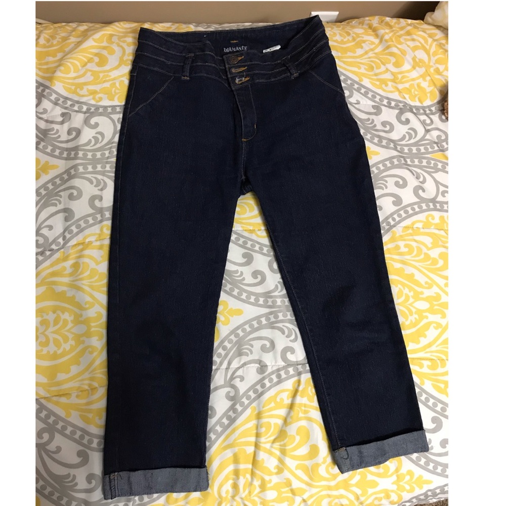 Cropped Colombian Butt Lifting Capri Jeans